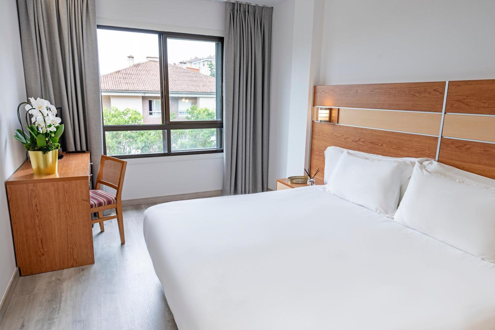 1 King Bed